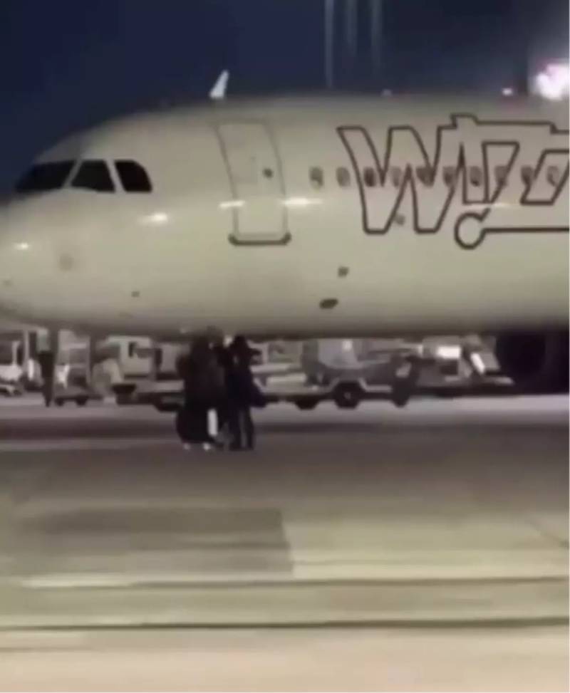 Təyyarəni Qaçıran Rumıniyalı Sərnişinlər Onu Dayandırmaq Üçün Pista Atıldılar Xəbər şəkili