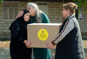 Yelo Bank Xocavənddə yaşayan şəhid ailələrinə Zəfər sovqatı təqdim edib (FOTO)