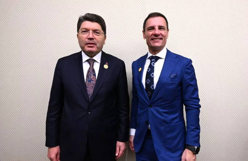 Ədliyyə Naziri Yılmaz Tunç Macarıstanlı Həmkarı ilə Əməkdaşlığı Gücləndirir