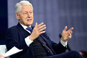 Bill Klinton Epşteynin adasında 28 dəfə olub Xəbər şəkili