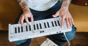 Arturia KeyStep mk2: 2016-cı İldən Bəri Gözlənilən Populyar Sintezator Kontrollerinin Böyük Yüksəlişi Xəbər şəkili