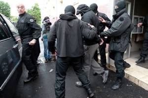 Parisdə Rusiyaya casusluq etməkdə şübhəli bilinən iki nəfər saxlanılıb Xəbər şəkili