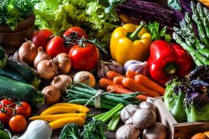 Ölkədə yetişdirilən meyvə-təvəz daxili tələbatı tam ödəyir? - AÇIQLAMA