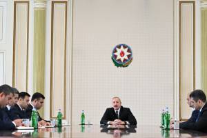 İlham Əliyev Naxçıvanda Prezidentin yeni səlahiyyətli nümayəndəsini və bir sıra rayonların icra hakimiyyətlərinə təyin olunan başçıları qəbul edib Xəbər şəkili