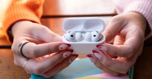 AirPods-un Ən Yaxşı Xüsusiyyətləri Android və Linux-da: Pulsuz LibrePods Proqramı