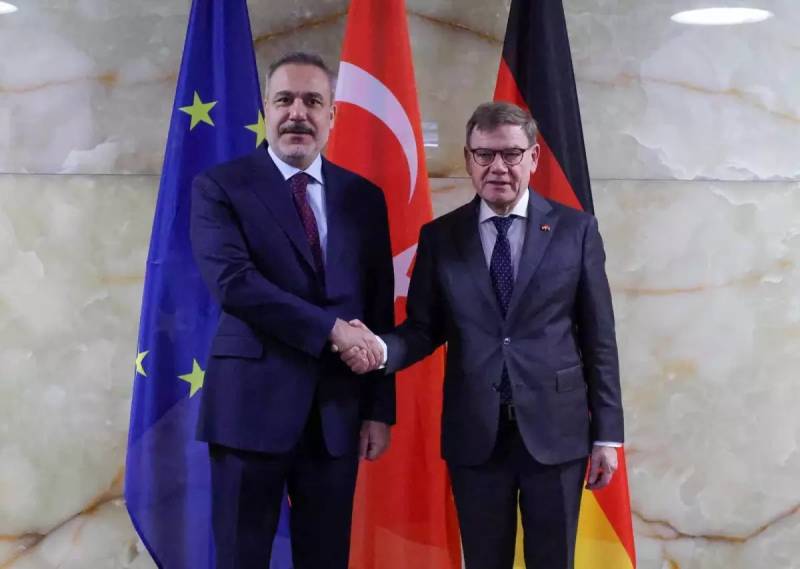 Nazir Hakan Fidan Almaniya Xarici İşlər Naziri Johann Vadephul ilə görüşdü Xəbər şəkili