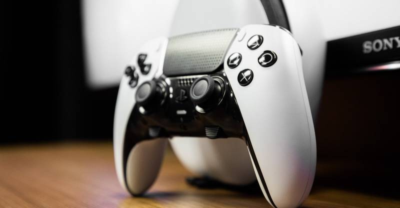 PS5 DualSense Edge Kontrolleri Qara Cümə Öncesi Ən Aşağı Qiymətlərdən Birinə Düşdü