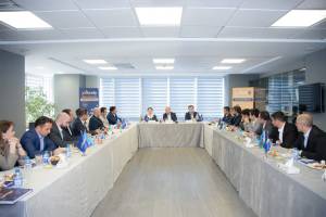 Emin Əmrullayev beşinci “Yüksəliş” müsabiqəsinin qalibləri ilə görüşüb Xəbər şəkili