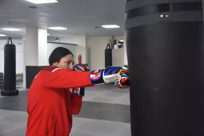 24 Yaşlı Milli İdmançı Feyzanur Azizoğlu: Zədəli Olsam da, Məqsədim Zirvədir Xəbər şəkili