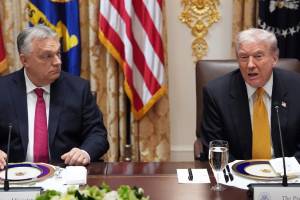 Tramp: Avropadakı ABŞ qoşunlarının ümumi sayı dəyişməz olaraq qalır