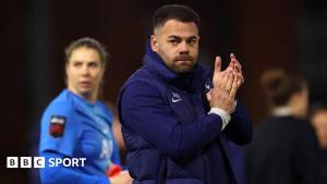 Tottenham Qadınlar Super Liqasında Gözləntiləri Aşır: Arsenal Qarşısında Mühüm Heç-Heçə