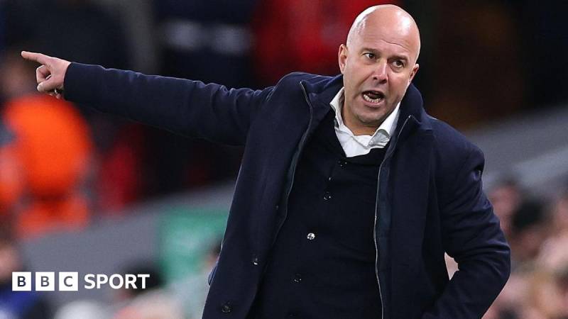 "Liverpul"un Baş Məşqçisi Arne Slot: Uğursuz Nəticələrə Baxmayaraq, Rəhbərliklə Eyni Söhbətlər Gedir