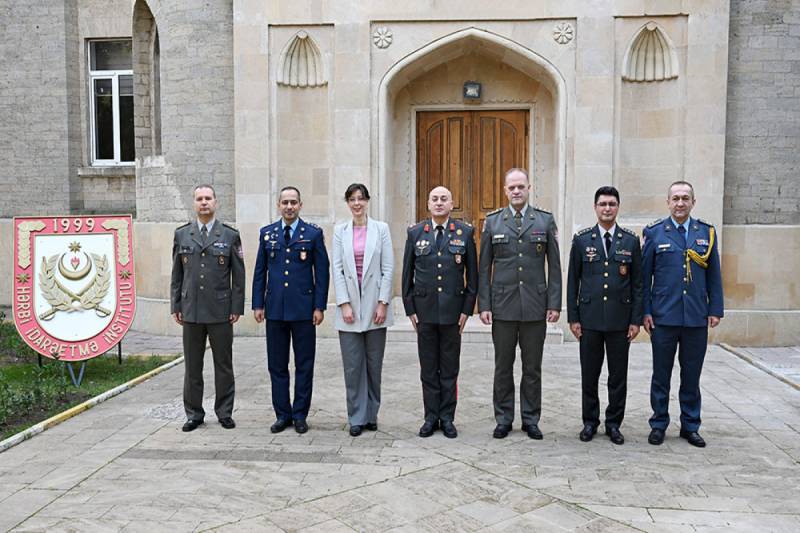 Azərbaycanla Serbiya arasında hərbi təhsil sahəsində əməkdaşlıq müzakirə olunub