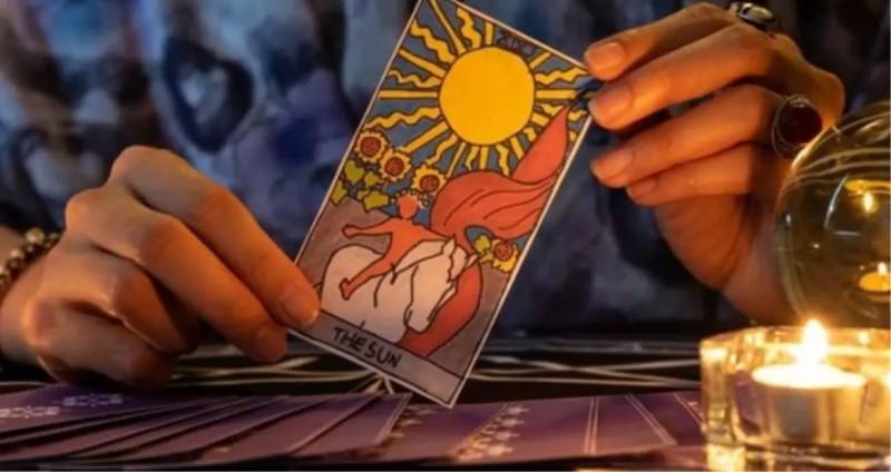 20 Noyabr 2025: Tarot Kartları Daxili Tarazlığa və Sezgilərə Güvənməyi Tövsiyə Edir