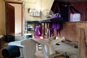 Nigeriyada silahlılar 200-dən çox şagird və müəllimi məktəbdən qaçırıblar