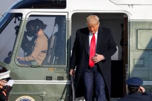 Tramp Ukrayna ilə danışıqlarda irəliləyiş olduğunu açıqlayıb Xəbər şəkili