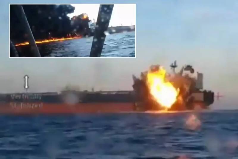 Qara Dənizdə İki Gəmiyə Hücum Anı: Ukrayna Görüntüləri Yaydı Xəbər şəkili