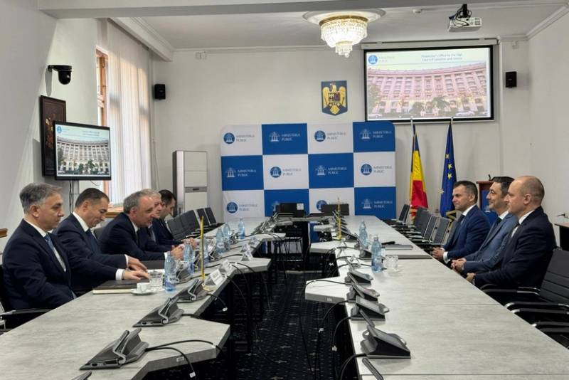 Kamran Əliyev Rumıniyanın Baş prokurorunu Azərbaycana səfərə dəvət edib