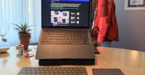 Noutbuk İstifadəçiləri Üçün Lazımlı Aksesuar: Logitech Casa Dəsti $30 Endirimlə Satılır Xəbər şəkili