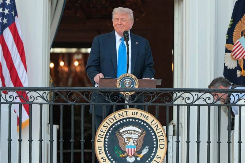 KİV: Tramp Si Cinpinlə danışdıqdan sonra Tokionu təmkinli olmağa çağırıb