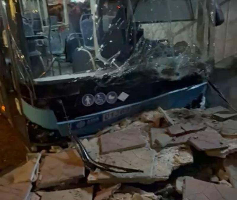 Biləcəridə ağır yol qəzası baş verib, xəsarət alanlar var (VİDEO)