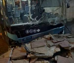 Biləcəridə ağır yol qəzası baş verib, xəsarət alanlar var (VİDEO)