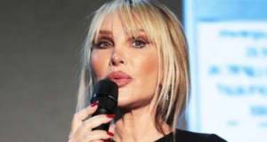 Müğənni nazirə səsləndi: “Mənə təyyarə verin”  Xəbər şəkili