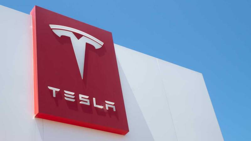 Tesla FSD Avropa Bazarında: Niderlanddan Böyük Hüquqi Maneənin Aşılması (Fevral 2026)