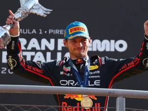 Maks Ferstappen Las-Veqas Qran-prisinin qalibi olub Xəbər şəkili