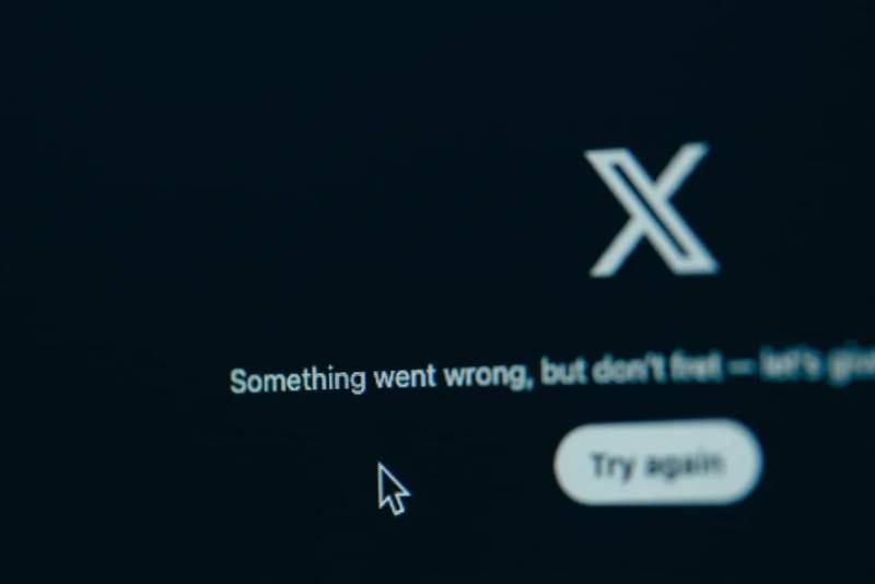 "X" sosial şəbəkəsi 120 milyon avro cərimələndikdən sonra AK-nın reklam hesabını bloklayıb
