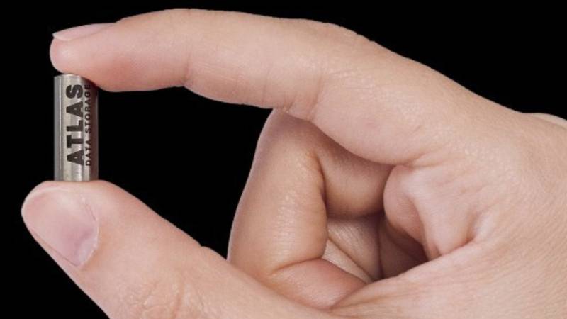 Atlas Eon 100: Sintetik DNT ilə Bütün Rəqəmsal Saxlanc Formatlarını Geridə Qoyan Texnologiya