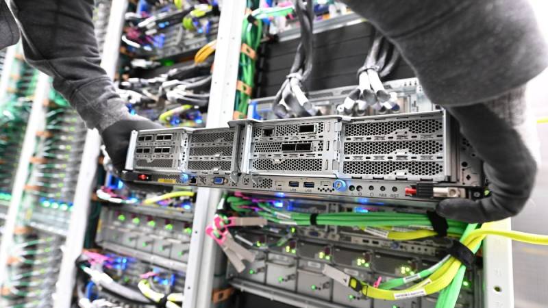 Amazon, Rəqiblərinə Meydan Oxuyur: Məlumat Suverenliyi üçün Nvidia ilə Birgə Süni İntellekt Zavodları