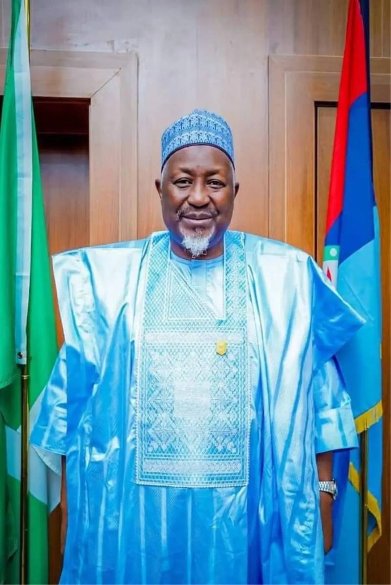 Nigeriyanın Müdafiə Naziri Məhəmməd Badaru Abubakar Səhhət Problemlərinə Görə İstefa Verdi