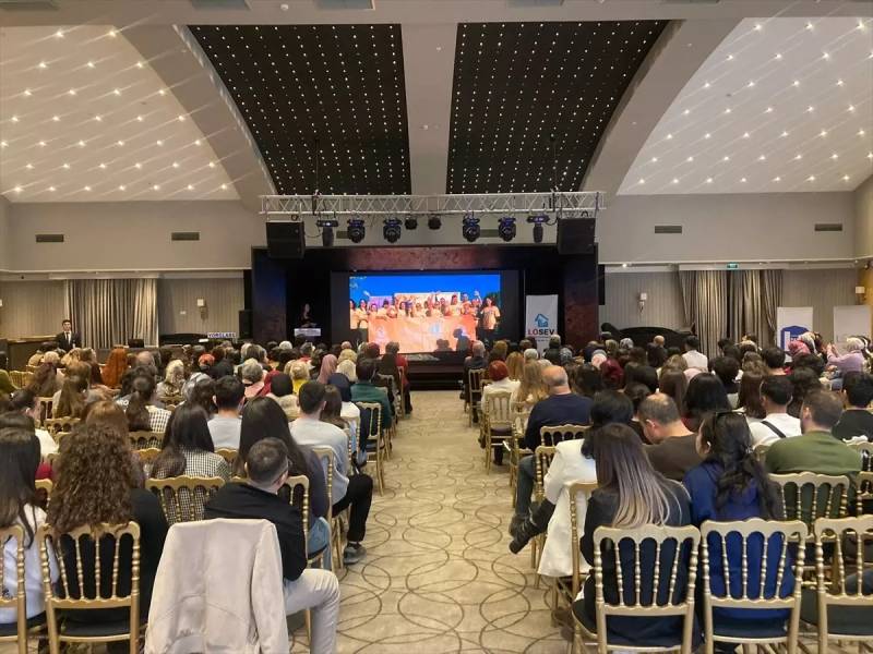 Eskişehir&apos;de Dünya Gönüllüler Günü&apos;nde LÖSEV gönüllüleri buluştu