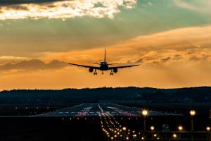 "FlyDubai"ın təyyarəsi Bakıya təcili eniş edib