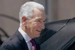 ABŞ səfiri Sarkozi ilə həbsxanada görüşmək istəyib Xəbər şəkili