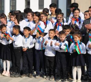 Horovlu kənd tam orta məktəbində 103 şagirddən ibarət 11 sinif formalaşdırılıb (FOTO) Xəbər şəkili