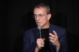 Pat Gelsinger Mur Qanununu Xilas Edir: Hökumətin Dəstəyi və xLight Layihəsi Xəbər şəkili