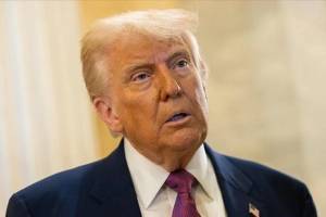 Tramp uşaqlara peyvəndlərlə bağlı 72 iynə vurulmasına qarşı çıxıb Xəbər şəkili