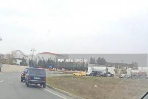 Biləsuvarda minik avtomobili yük maşınına çırpılıb, 4 nəfər xəsarət alıb Xəbər şəkili