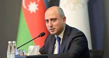 Bir fağır nazir tapmışıq...