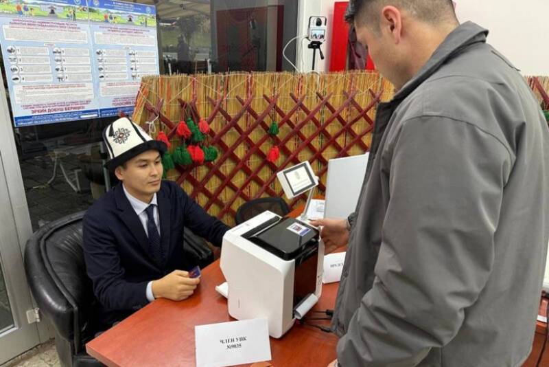 Qırğızıstanda keçirilən parlament seçkilərində seçici fəallığı 36,9% təşkil edib