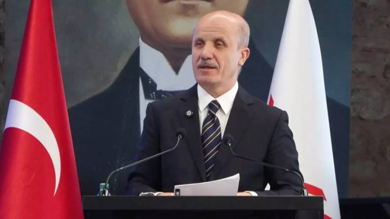 YÖK rəhbəri Erol Özvar: 6 universitetimiz dünya reytinqində ilk 500-lüyə daxil olub