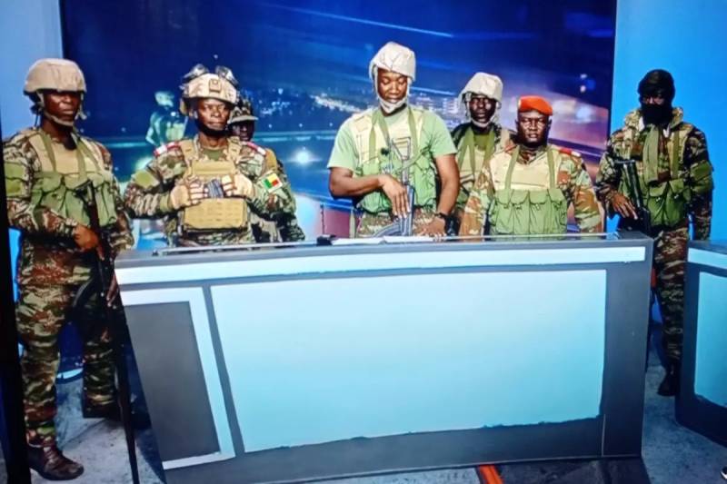 Benində Çevriliş Cəhdi: Hərbçilər Televiziyada Hökuməti Buraxdıqlarını Elan Etdilər