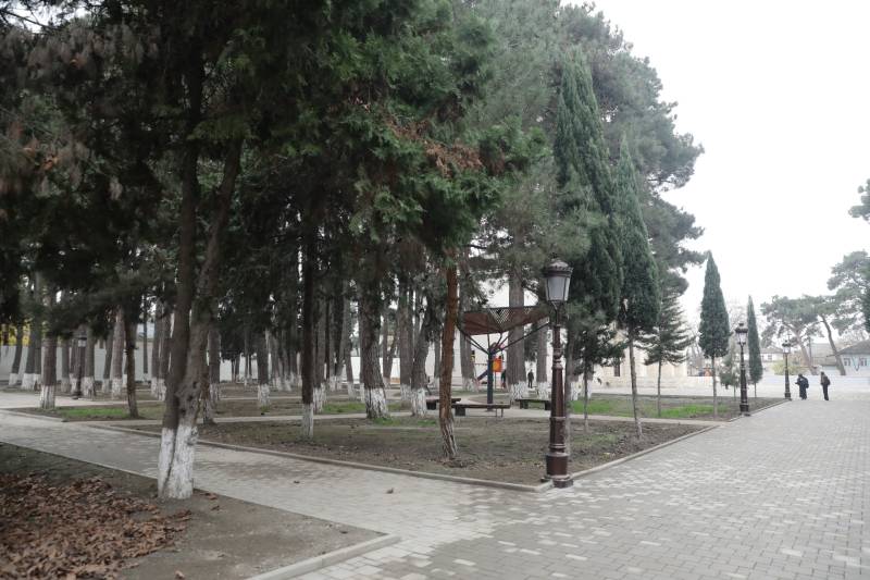 Xudat şəhərində əsaslı təmir olunan Heydər Əliyev adına parkda son tamamlanma işləri görülür (FOTO)