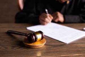 Terroru maliyyələşdirmədə təqsirləndirilən şəxsin məhkəməsində ittiham aktı elan edilib Xəbər şəkili