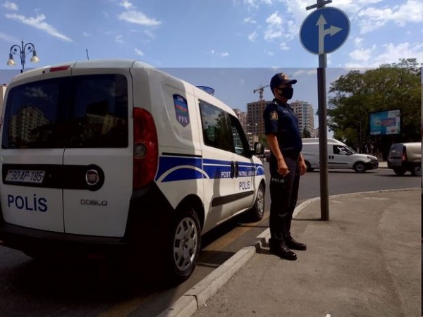 Polis və Daxili Qoşunların əməkdaşları Bakı k&uuml;&ccedil;ələrində - 