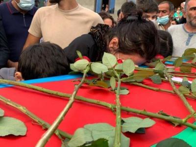 Şəhid general-mayor Polad Həşimovun cənazəsi ata ocağına gətirildi -  Xəbər şəkili